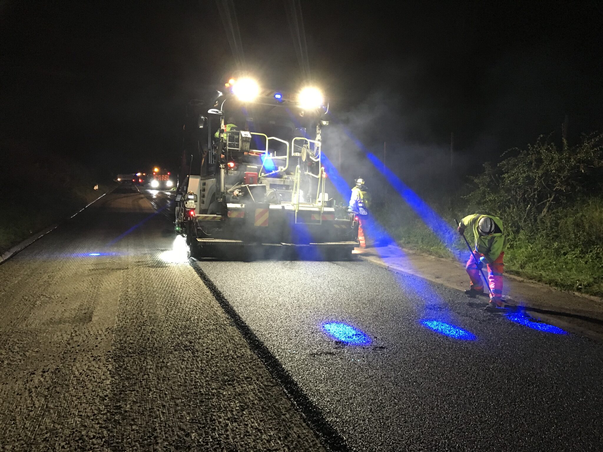 OVERNIGHT RESURFACING ON THE M80 SOUTHBOUND