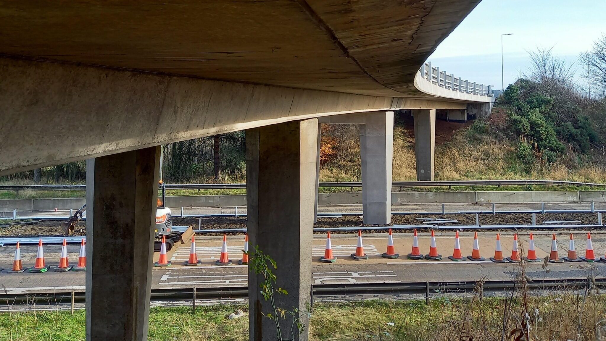 CLOSURES OF M8 JUNCTION 3 OFF-SLIP FOR BRIDGE WORKS