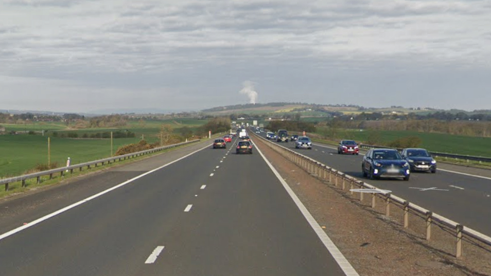 RESURFACING THE M9 NORTHBOUND NEAR OLD PHILIPSTOUN