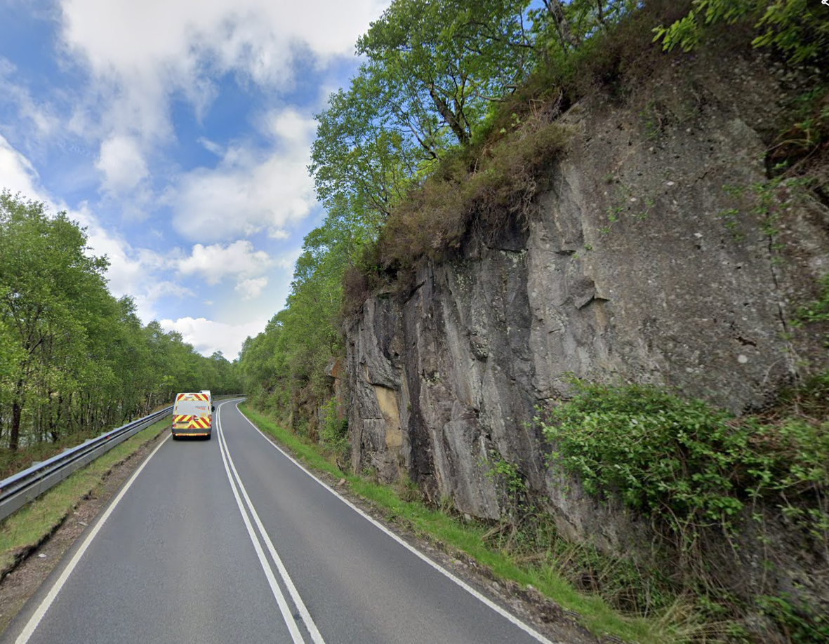 ROCKSLOPE WORKS ON A830 EAST OF RANOCHAN